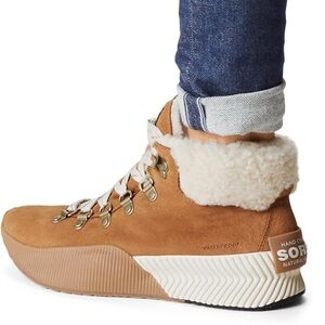 NWT - Sorel Women's Out N About III Conquest Waterproof Boots, Camel Brown, SZ 8